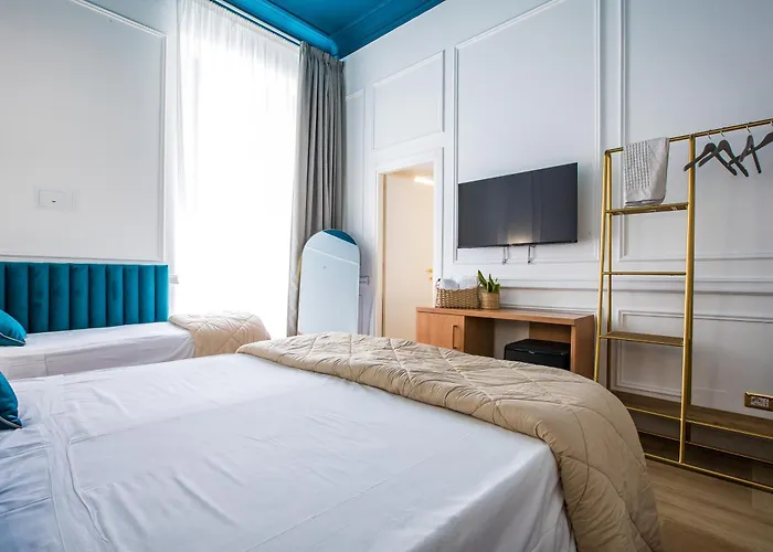 Hold - Luxury Oda ve Kahvaltı 4*