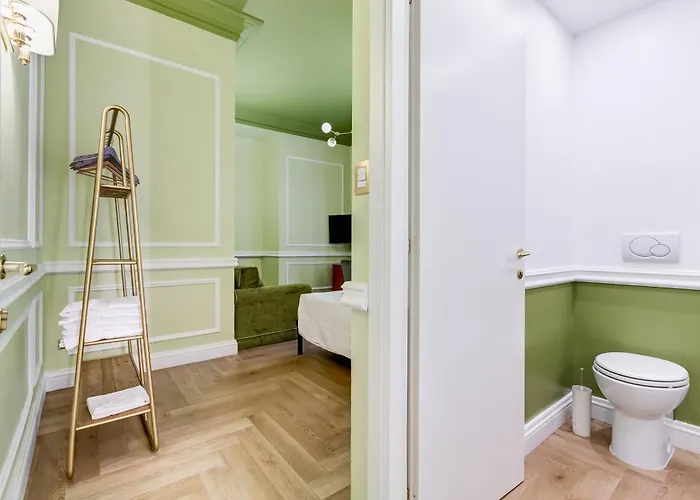 Hold - Luxury Oda ve Kahvaltı 4*