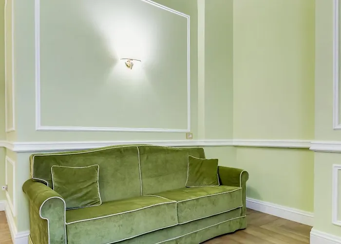 Hold - Luxury 4* Roma