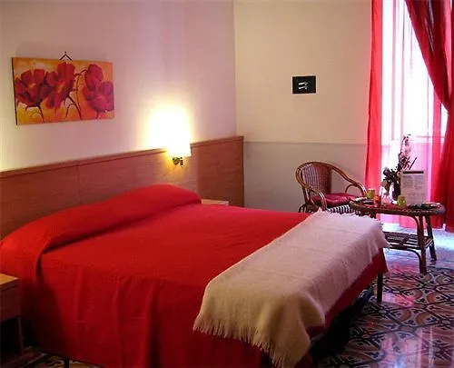 Hold - Luxury 4* Roma